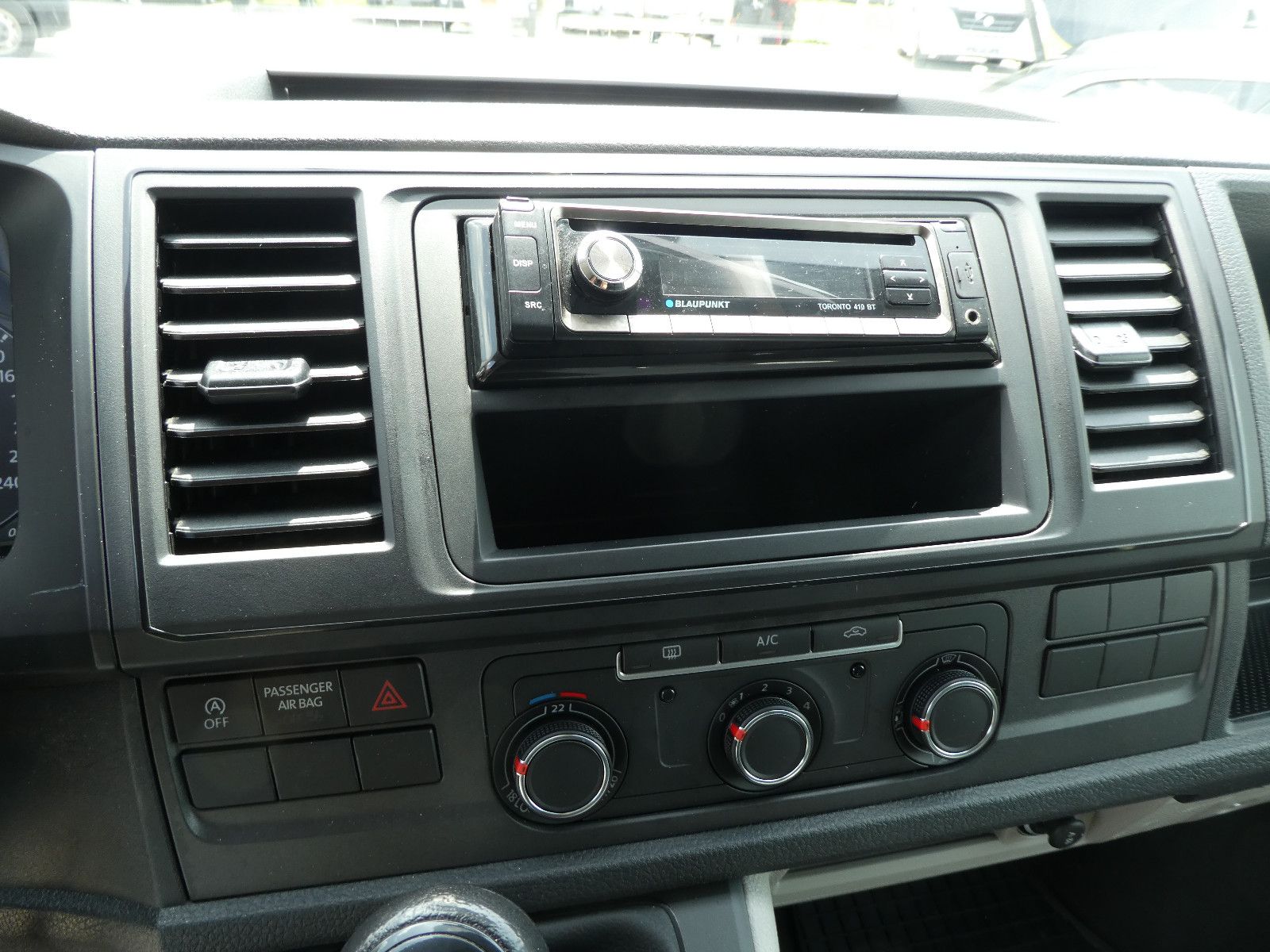 Volkswagen T6 Transporter Kasten Hochdach lang - Photo 13