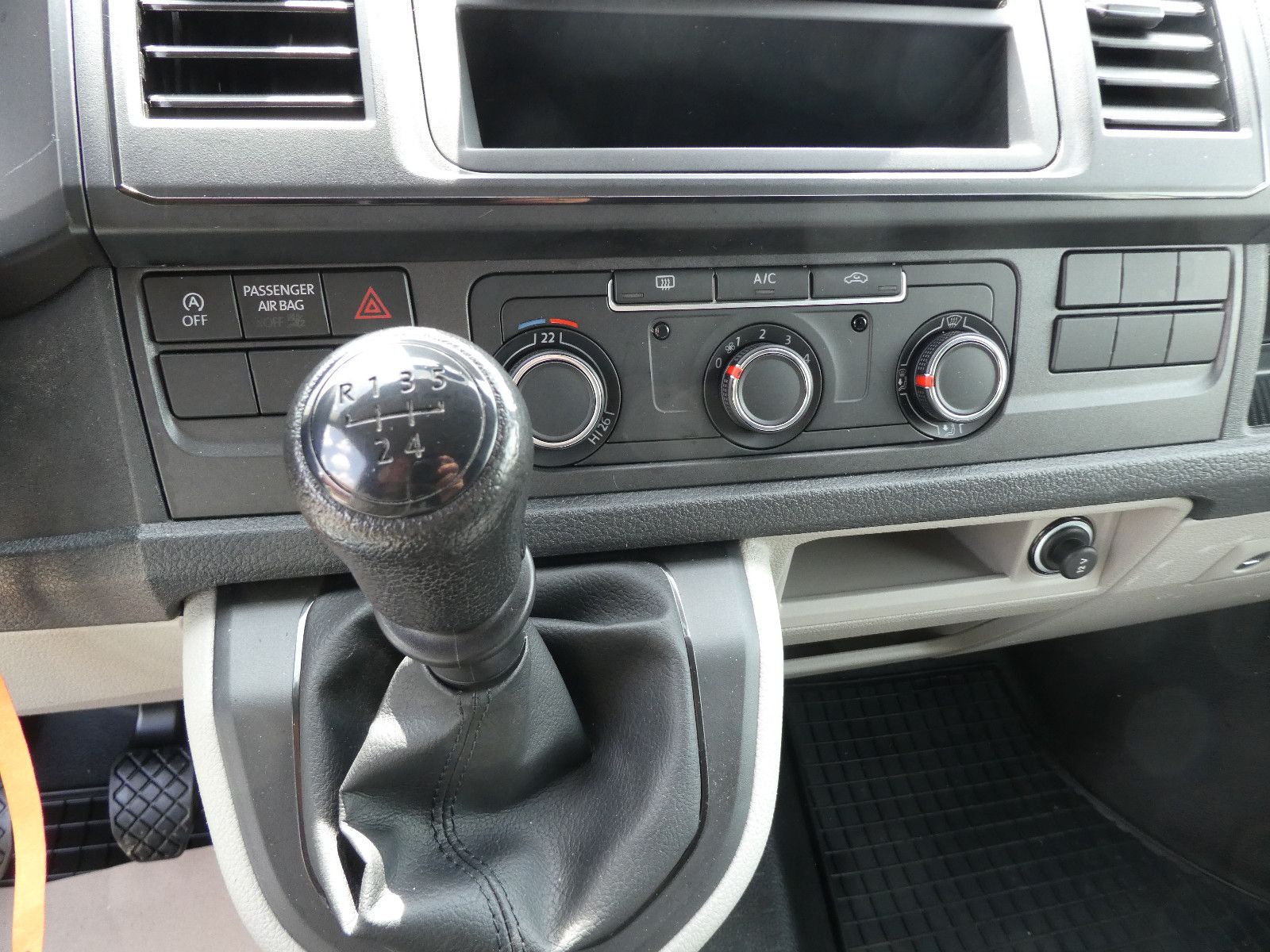Volkswagen T6 Transporter Kasten Hochdach lang - Photo 14