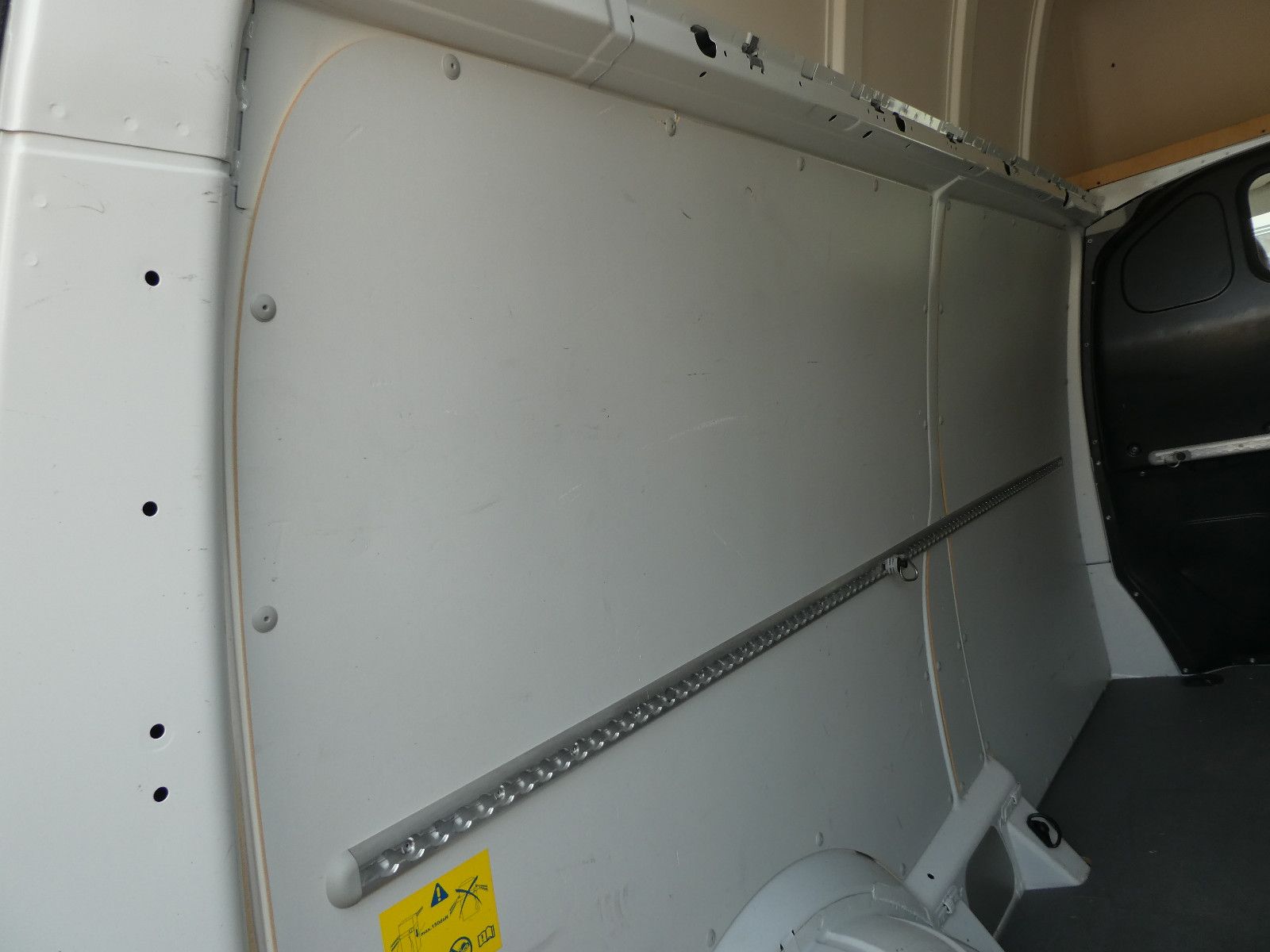 Volkswagen T6 Transporter Kasten Hochdach lang - Photo 8