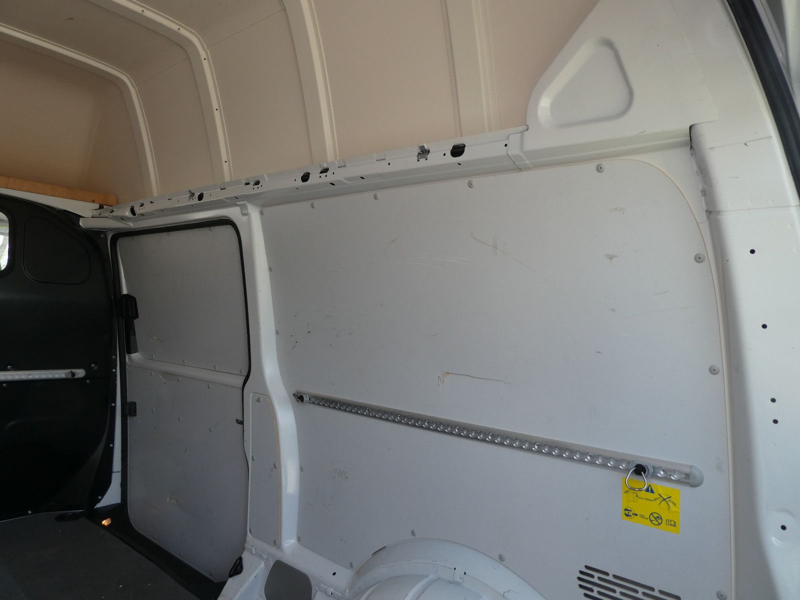 Volkswagen T6 Transporter Kasten Hochdach lang - Photo 9