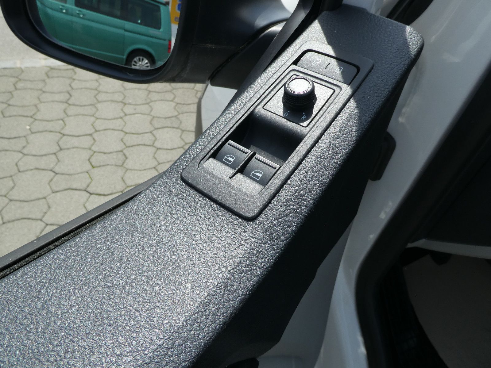 Volkswagen T6 Transporter Kasten Hochdach lang - Photo 10